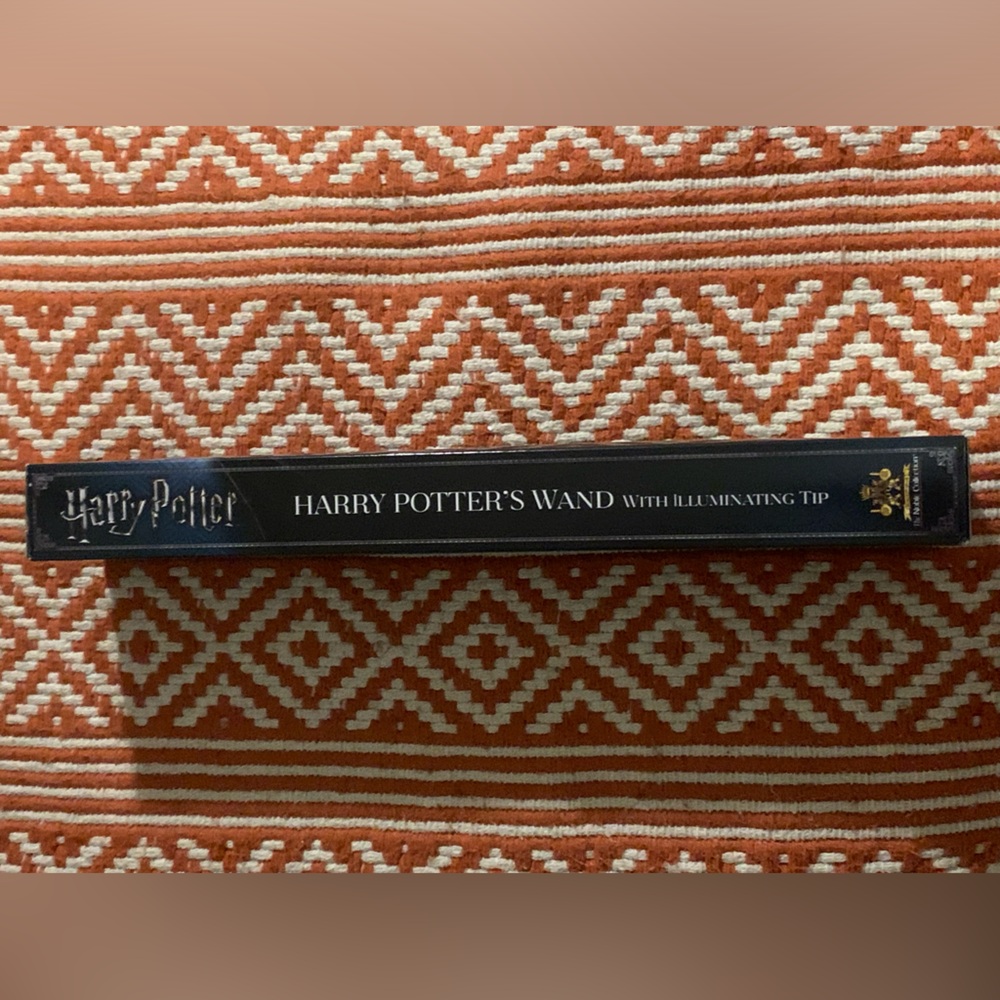 Harry Potter Wand & Pin Collection - Picture 6 of 6